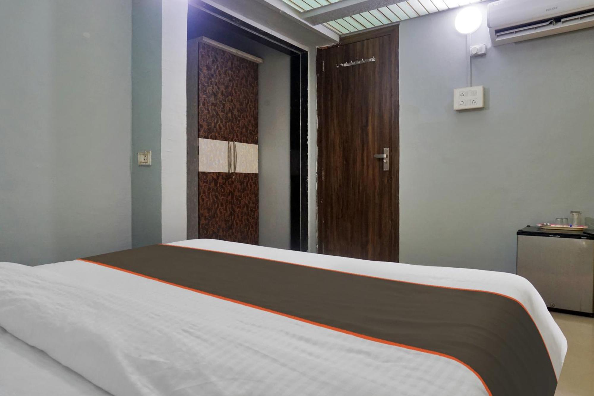 פונה Collection O Baner Executive Stays מראה חיצוני תמונה
