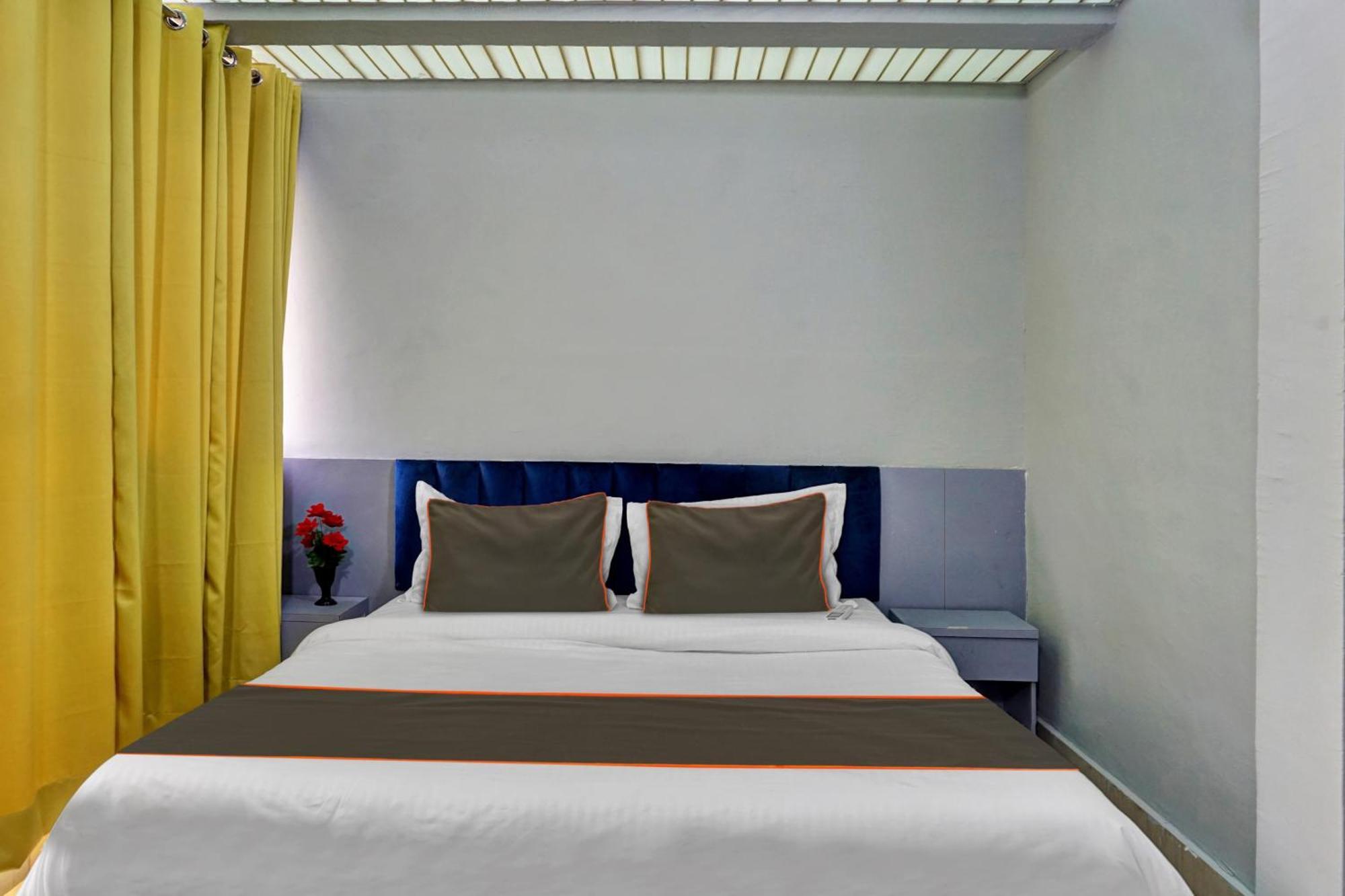 פונה Collection O Baner Executive Stays מראה חיצוני תמונה
